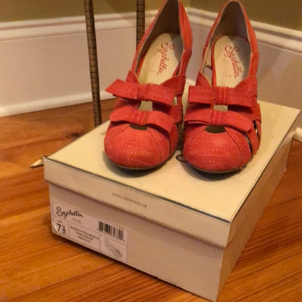 Seychelles pink pumps